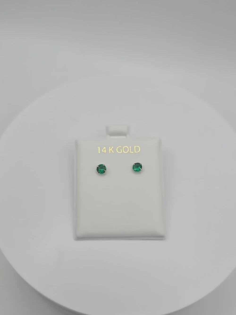 Beautiful 14K Gold CZ Emerald Green Small Stud Earrings (NWOT)✨️💚✨️